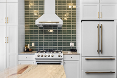 FORNO Aria 30-Inch Wall-Mount Convertible Range Hood, 600 CFM, White with Antique Brass Accents (Model FRHWM5095-30WHT)